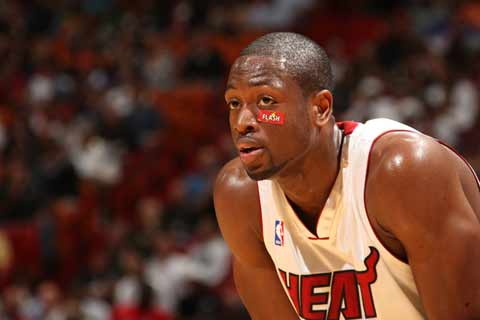 [欧冠]C罗突入禁区造点 亲自主罚一蹴而就.