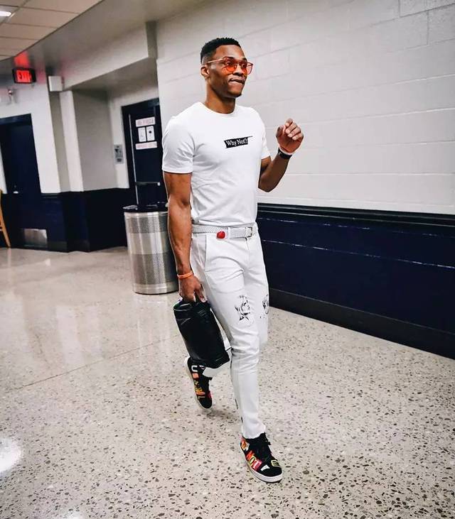 基球场百轰 基球场百轰