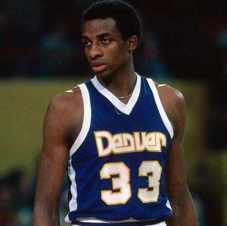 联赛双线中 联赛双线中